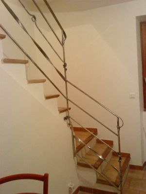 Escalier-rambarde-fer-rond-plat