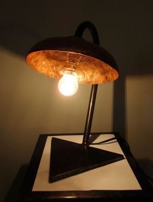 Lampe sculpture fer