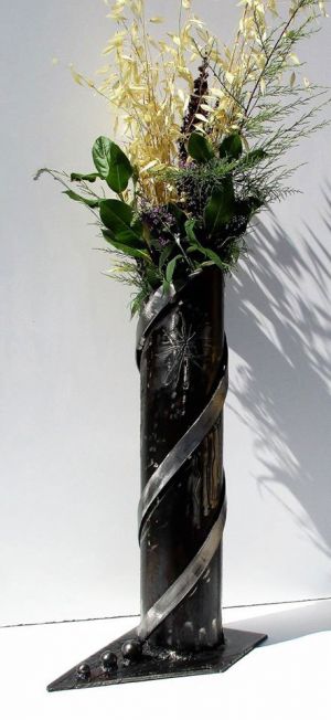Vase - sculpture en fer forgé