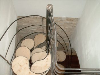 ESCALIER PAS JAPONAIS OU HOLLANDAIS ,PIED GAUCHE PIED DROIT,Marche bois